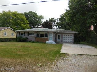 2716 Slater Dr, Kalamazoo, MI 49004