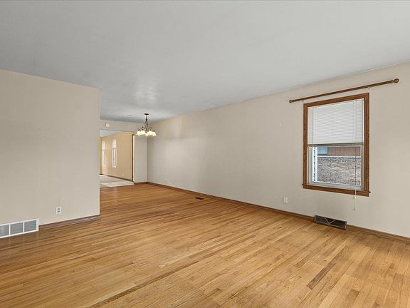 5th image of 1407 Vassar Rd
