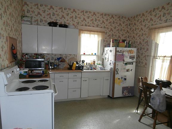 4th image of 557 Montana Ave SW #S