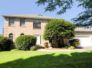 635 Samantha Cir, Geneva, IL 60134