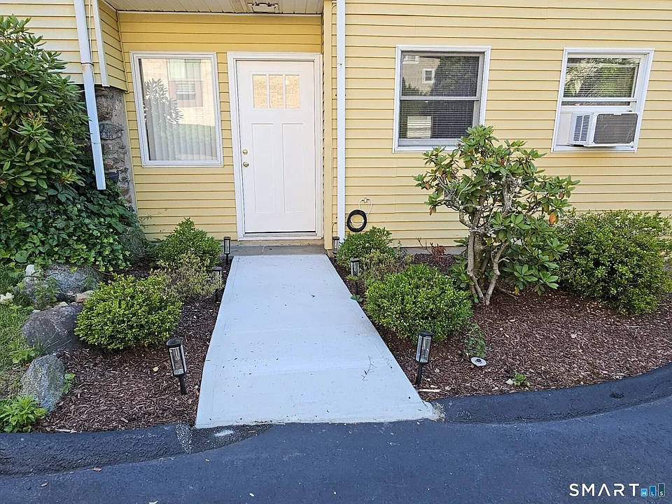 72 Maple Tree Ave #2