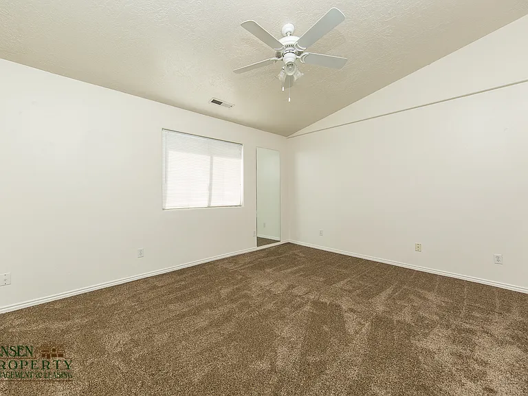 1042 N 1340 West Cir #1 — Photo 11