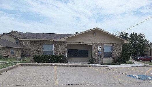 5th image of 501 W Criner St #2530