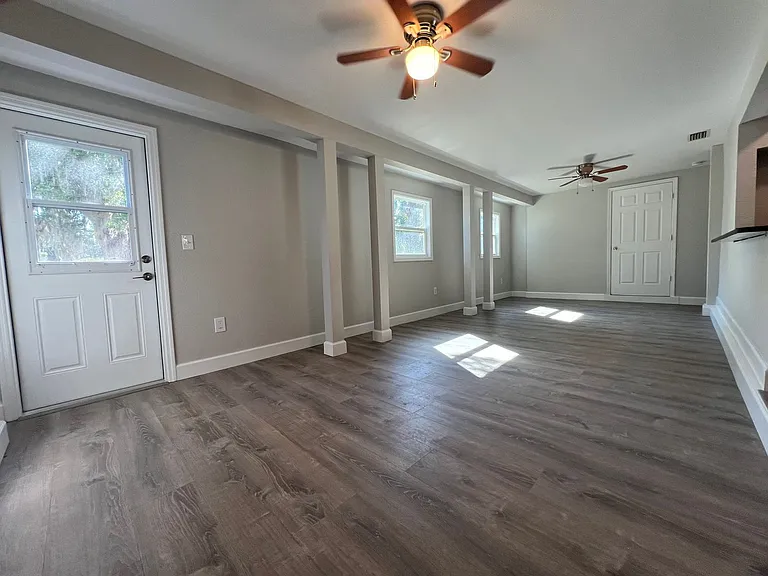 2443 Duke Ln — Photo 12