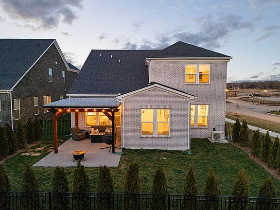 2nd image of 3001 Andrea Rd