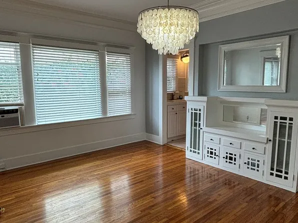 Beautiful 2 Bedroom 1 Bath available now in Long Beach, 25 Cherry Ave, Long Beach, CA 90802