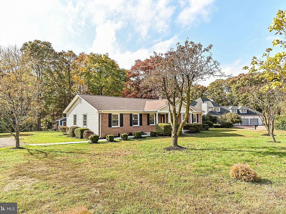 8116 Rolling Rd, Springfield, VA 22153 MLS VAFX2099280 Zillow