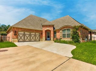 1155 Villas Creek Dr, Edmond, OK 73003