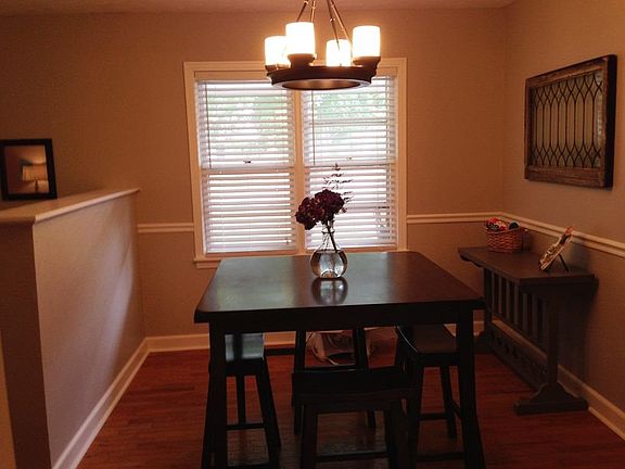 4th image of 1638 Farmer Ave