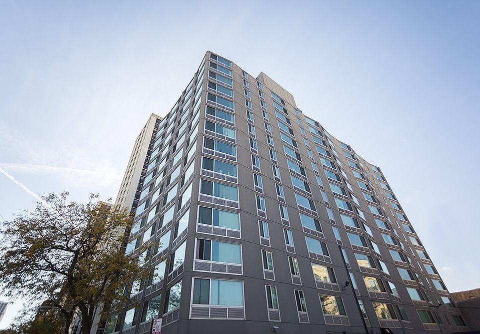 1st image of 4606 N Clarendon Ave #104