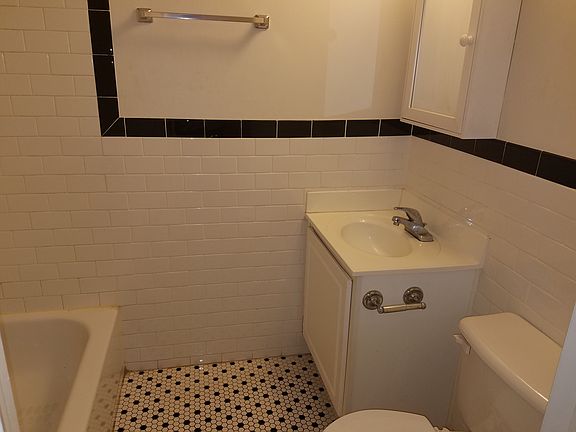 2nd image of 1805 William St Unit 14D