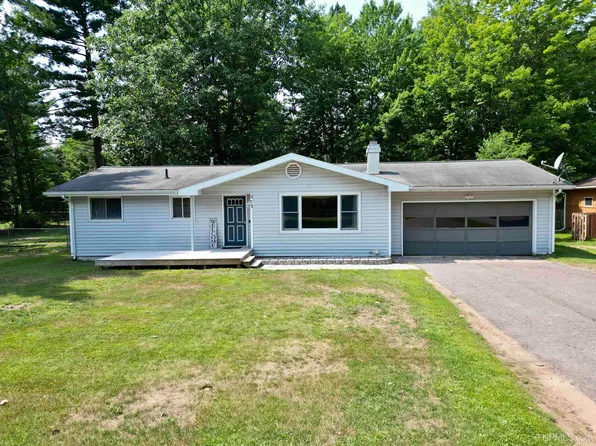 373 N Adams St W, Gwinn, MI 49841