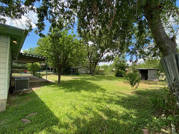 5th image of 215 Riverdale Dr