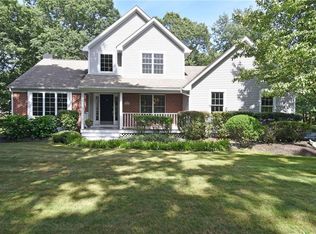 18 Ilex Ct, Saunderstown, RI 02874