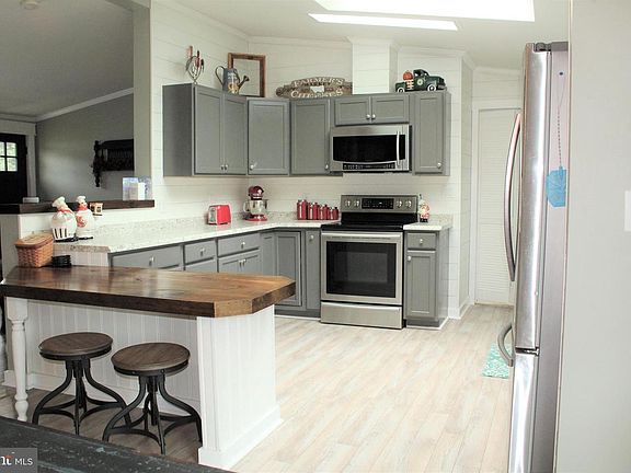 2nd image of 11818 Glen Cir