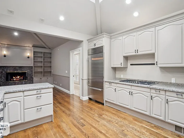 651 Manresa Ln — Photo 13