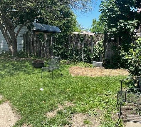 3rd image of 2118 Quail St