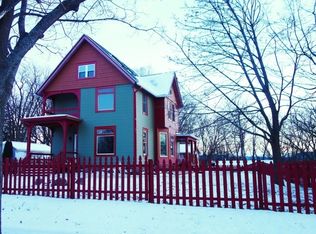 912 2nd St, Baraboo, WI 53913