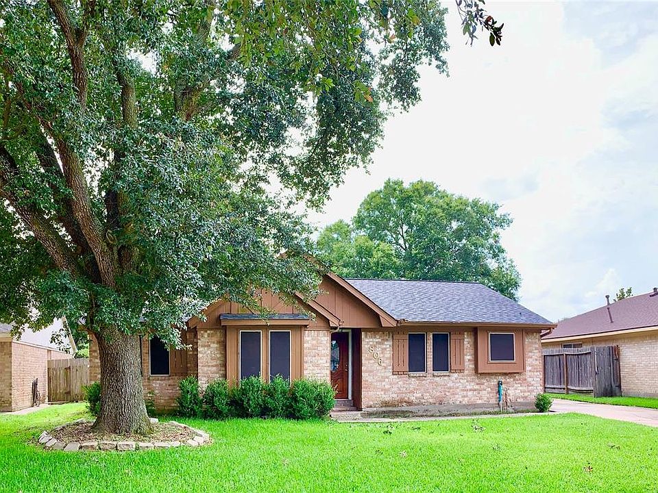 1st image of 806 Pickford Dr