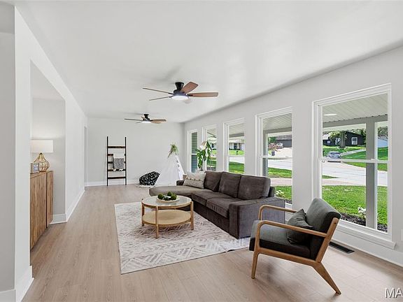 3rd image of 12715 Karenway Ct