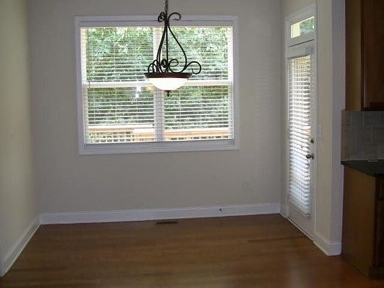 5th image of 309 Northbrooke Ln