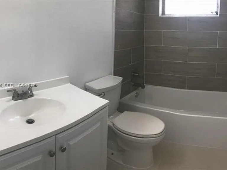 930 Benevento Ave #CU — Photo 11