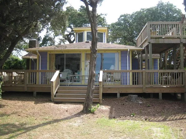 381 Irvin Garrish Hwy, Ocracoke, NC 27960