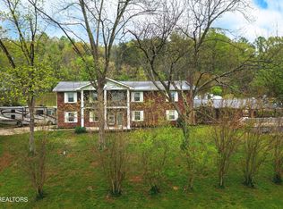 316 Glenmore Ln, Rocky Top, TN 37769