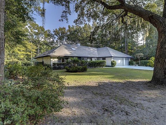 2nd image of 4 Clovehitch Ct