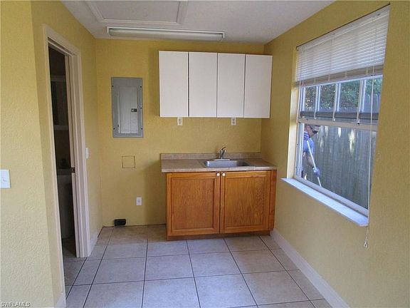 2nd image of 423 Richmond Ave N