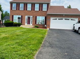 13827 Redstone Dr, Woodbridge, VA 22193