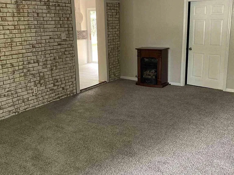 3717 Woodbury Dr — Photo 6