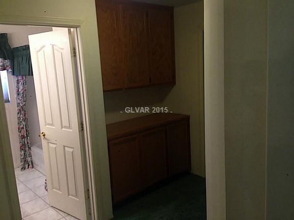 4th image of 7400 Shallow Glen Ct