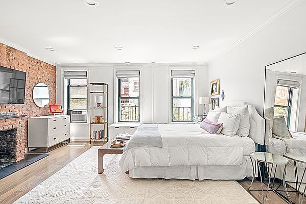 1st image of 82 Horatio St APT 3B