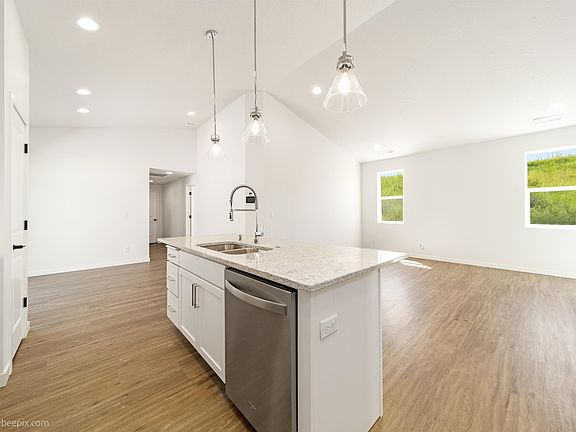 5th image of 2571 N Rydal Ln