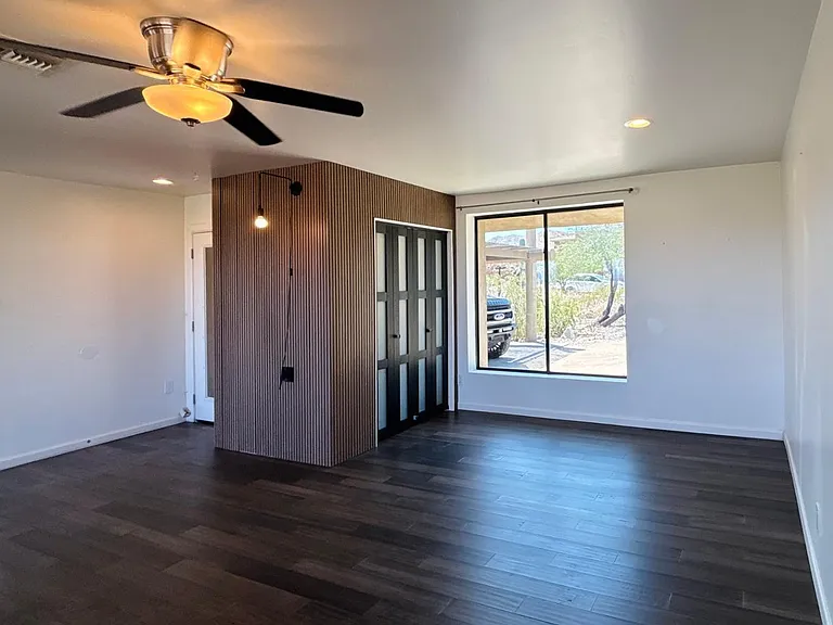 1750 W Pearce Rd — Photo 9