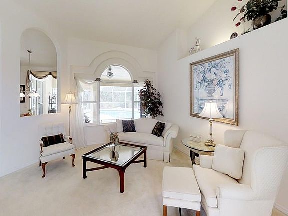 5th image of 130 Ramblewood Dr