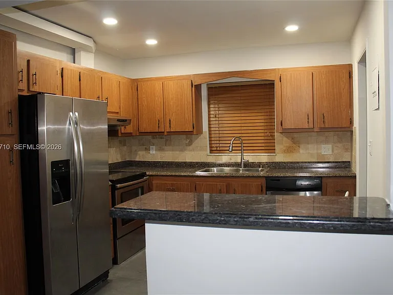 5140 SW 40th Ave #3C — Photo 5