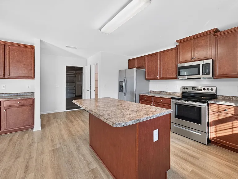 2472 Melfield Dr — Photo 6