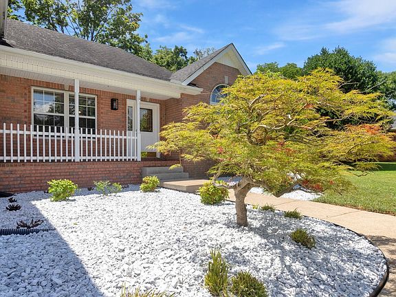 5th image of 112 Lakewood Cir