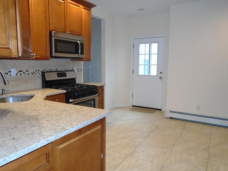 1st image of 138 W Olive St Floor 2