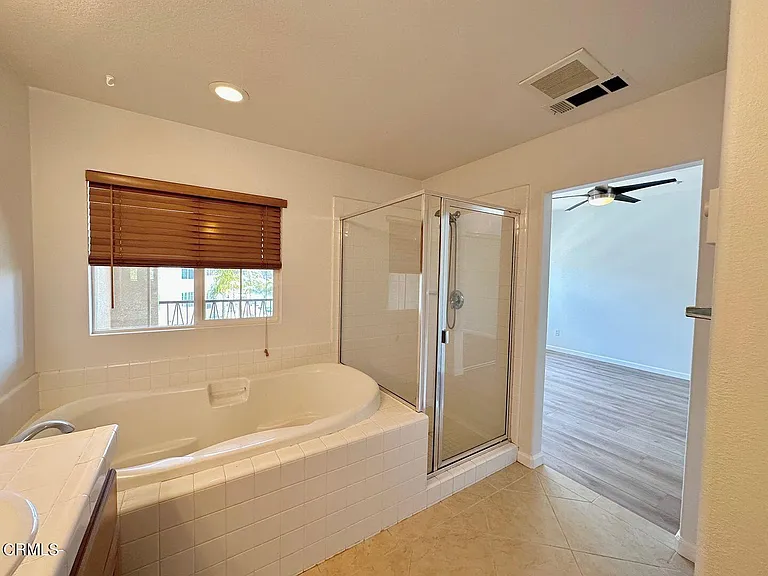 1202 Bayside Cir — Photo 35