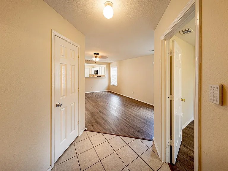 3603 Avalon Castle Dr — Photo 10