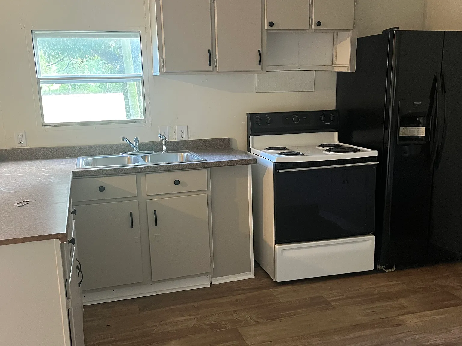 3 bed, $900 — Photo 2