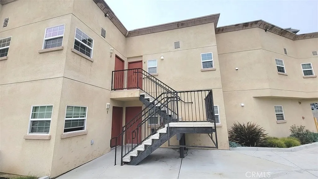 Building Photo - 8754 Reading Ave #3
