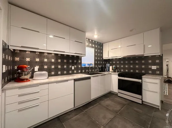 4043 W 159th St, Lawndale, CA 90260