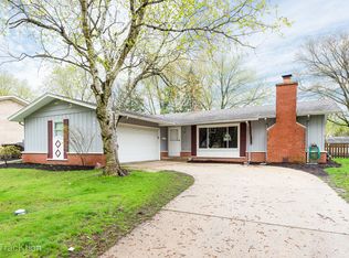 6843 Valley View Dr, Downers Grove, IL 60516