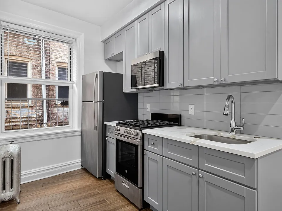 55 Corbin Ave #4