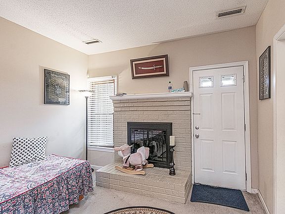 2nd image of 4000 Thomas Jefferson Dr