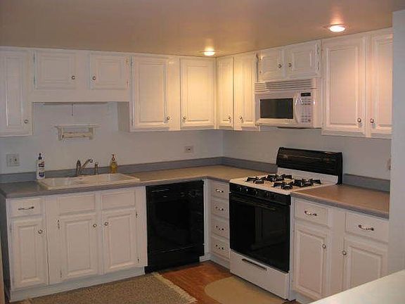 3rd image of 1752 Whidden Ave